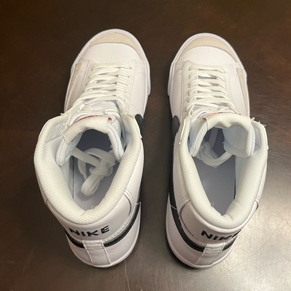 New Nike blazer Mid 77 Leather White Black Sneaker Shoes Size US 7Y - Picture 11 of 12